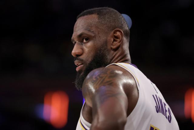 开云-丁威迪或因钱拒绝湖人 为留詹姆斯将追欧文米切尔